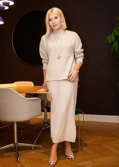 Pullover mit Stehkragen, Beige