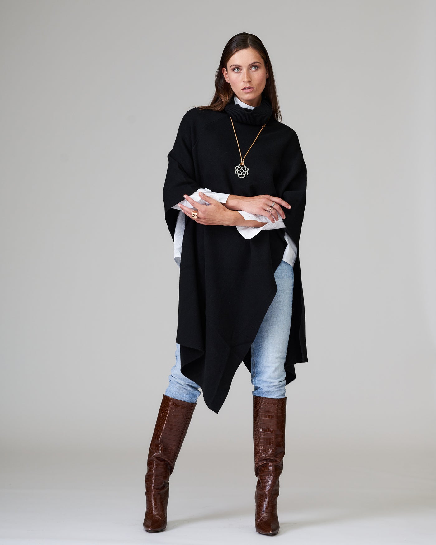 Poncho Schwarz 100%  Merino Wolle