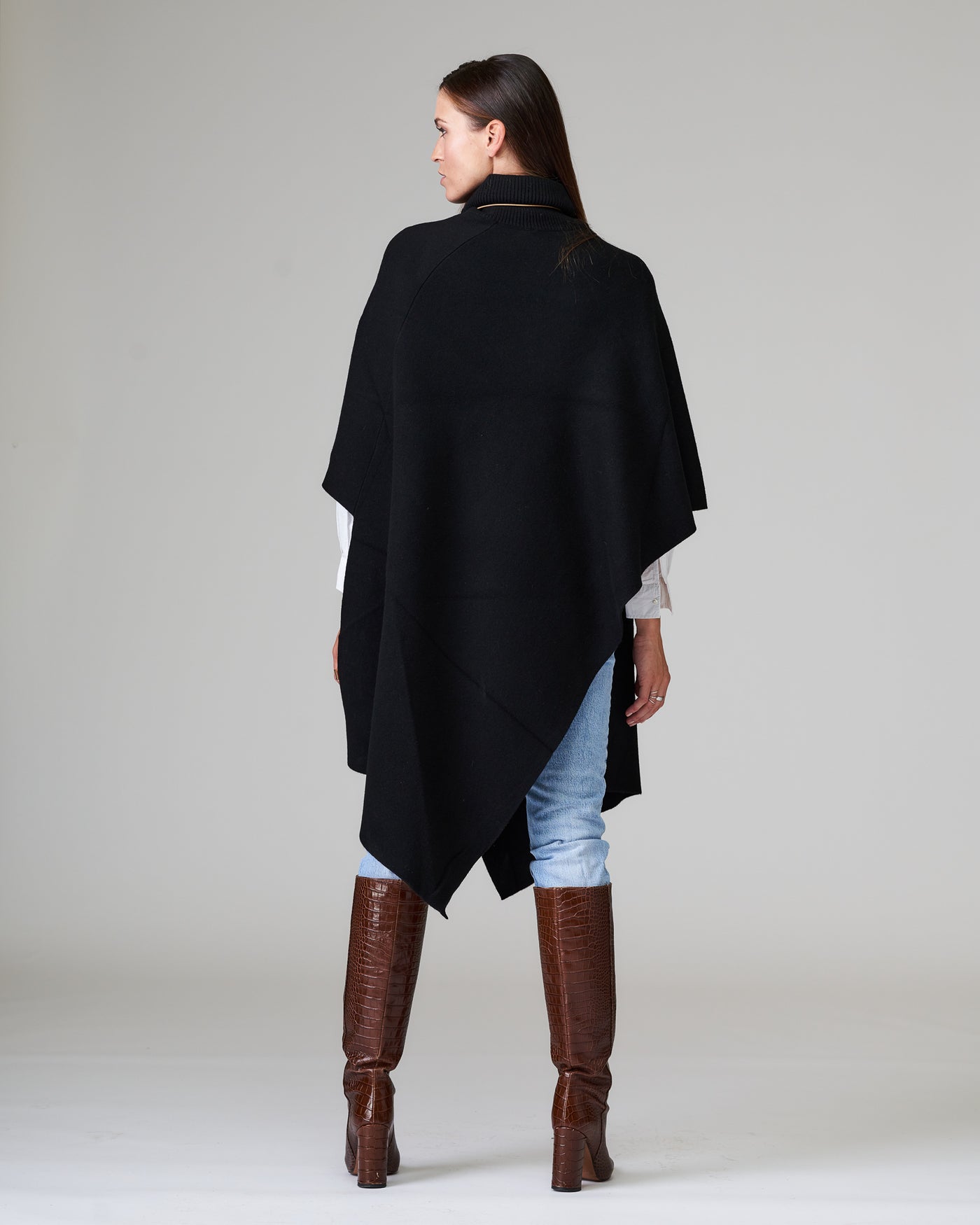 Poncho Schwarz 100%  Merino Wolle
