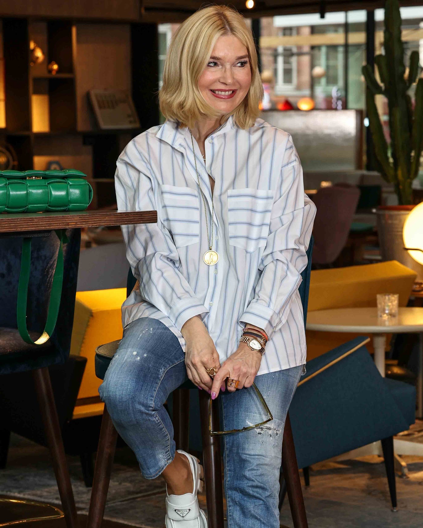 Stand-up collar blouse white & blue striped