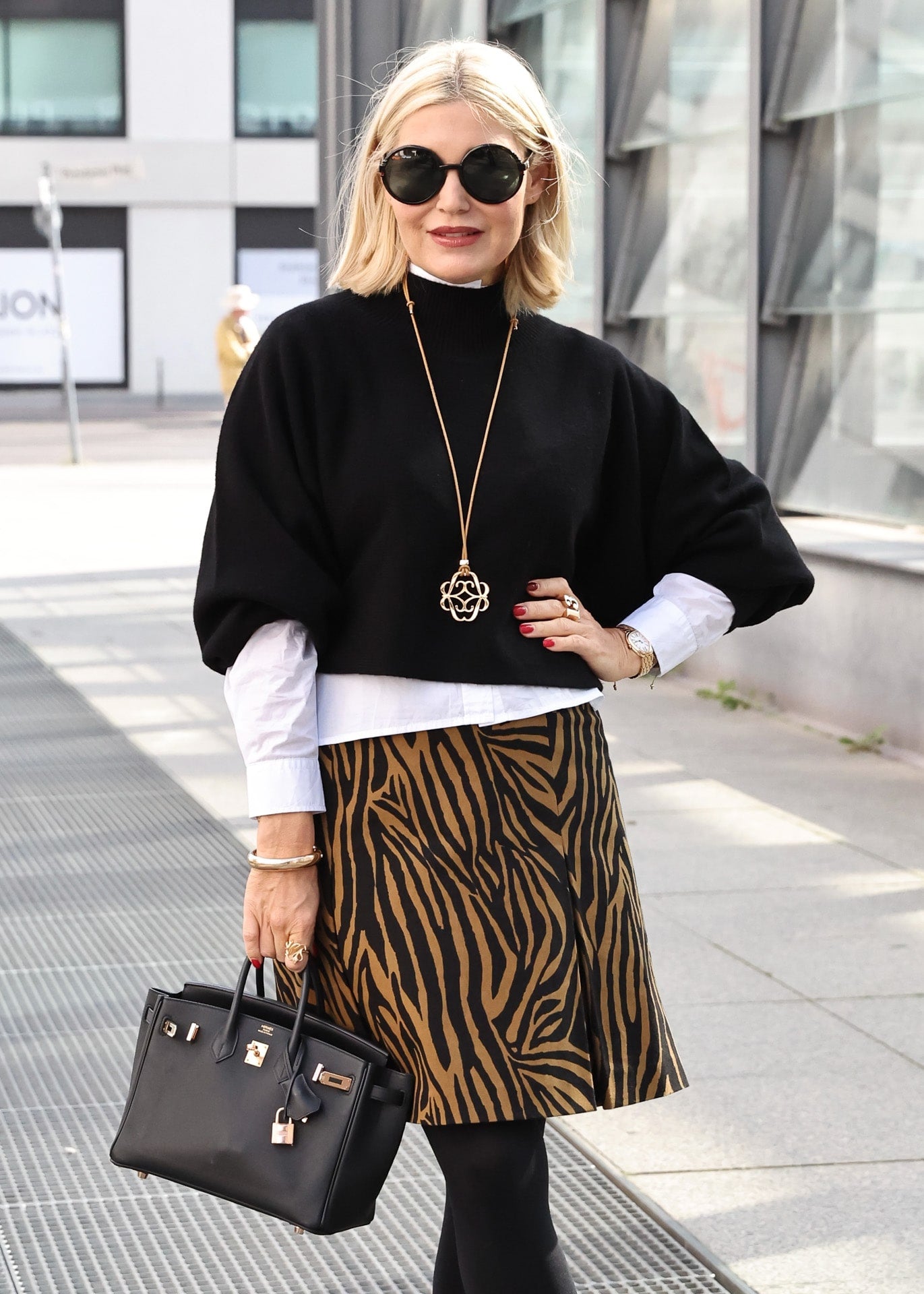 Cropped Turtle Sweater Black