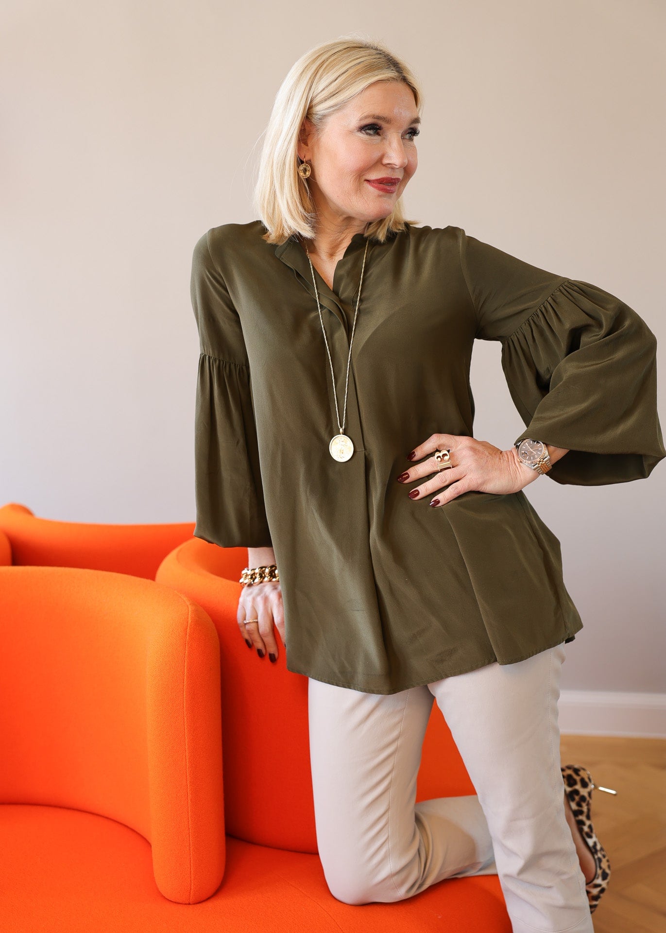 Stand collar blouse silk olive